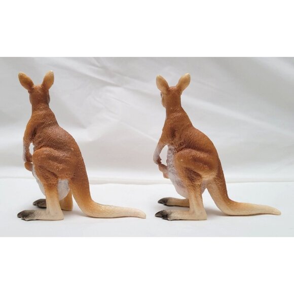 Schleich Vintage 2000 Pair of Kangaroos With Joey Resin Figurines Toys #14174 - Picture 4 of 7